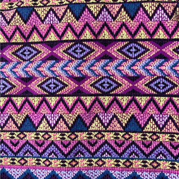 D-signed Geometric Tank - Picture 3 of 12